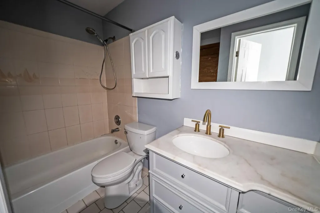 2 Buchanan Avenue Coram NY 11727
