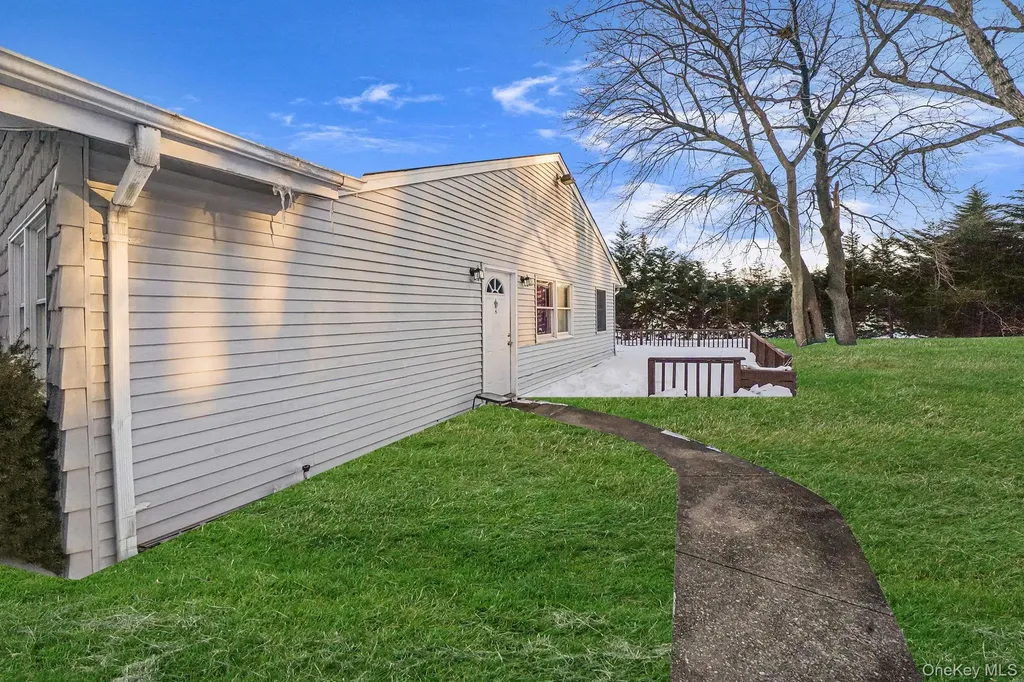 2 Buchanan Avenue Coram NY 11727