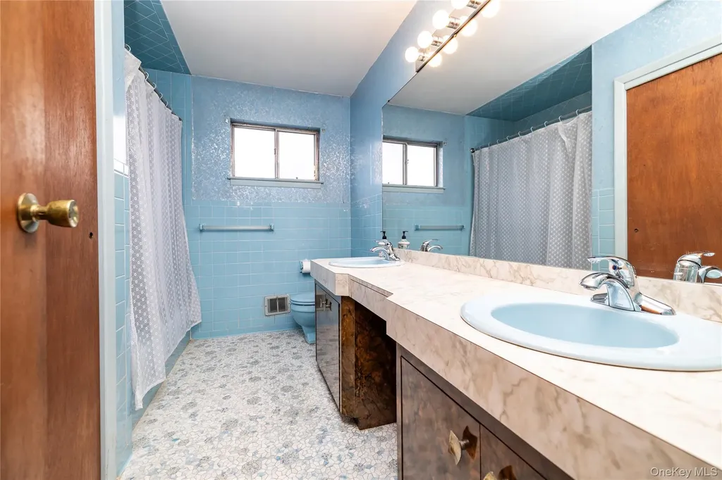 133 S Forest Rockville Centre NY 11570