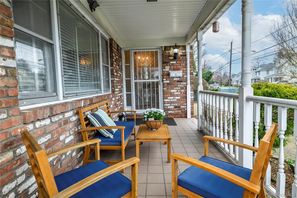 133 S Forest Rockville Centre NY 11570