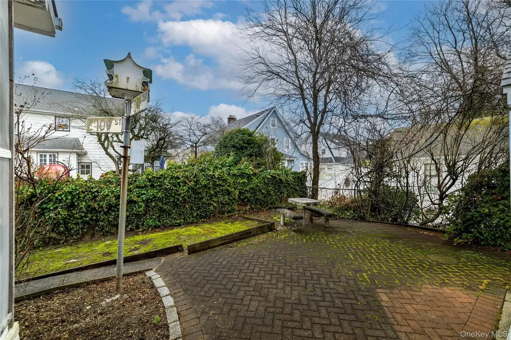133 S Forest Rockville Centre NY 11570