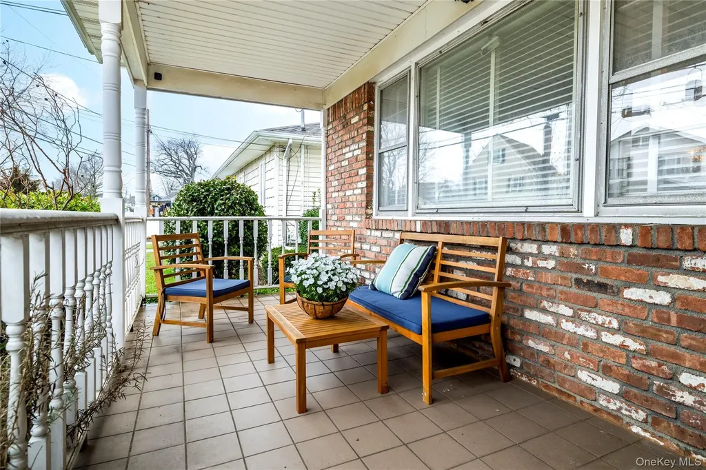133 S Forest Rockville Centre NY 11570