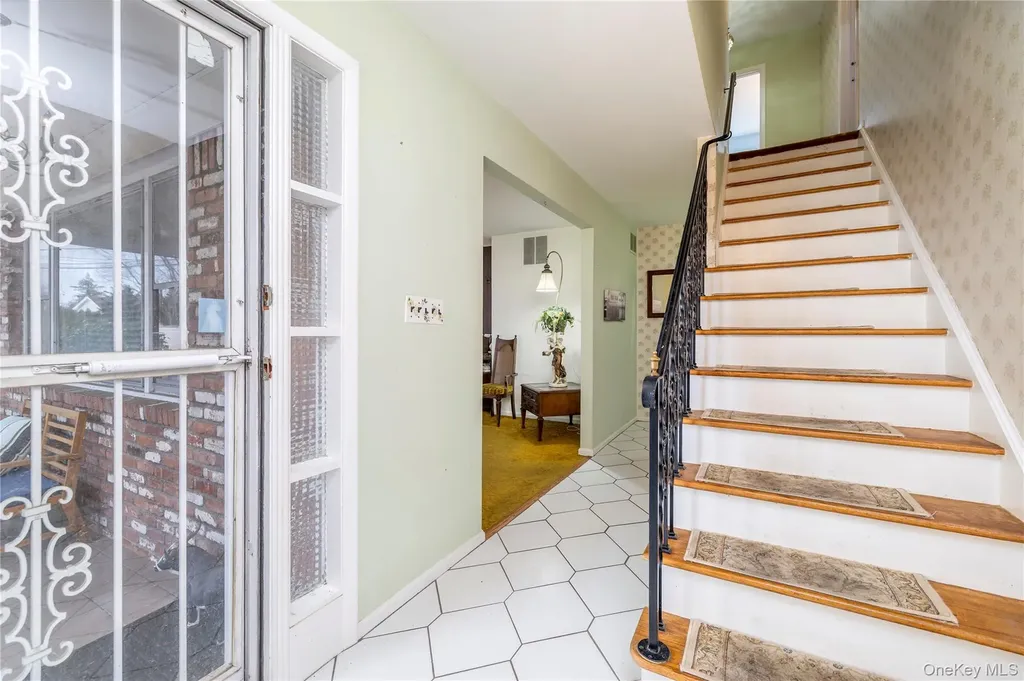 133 S Forest Rockville Centre NY 11570