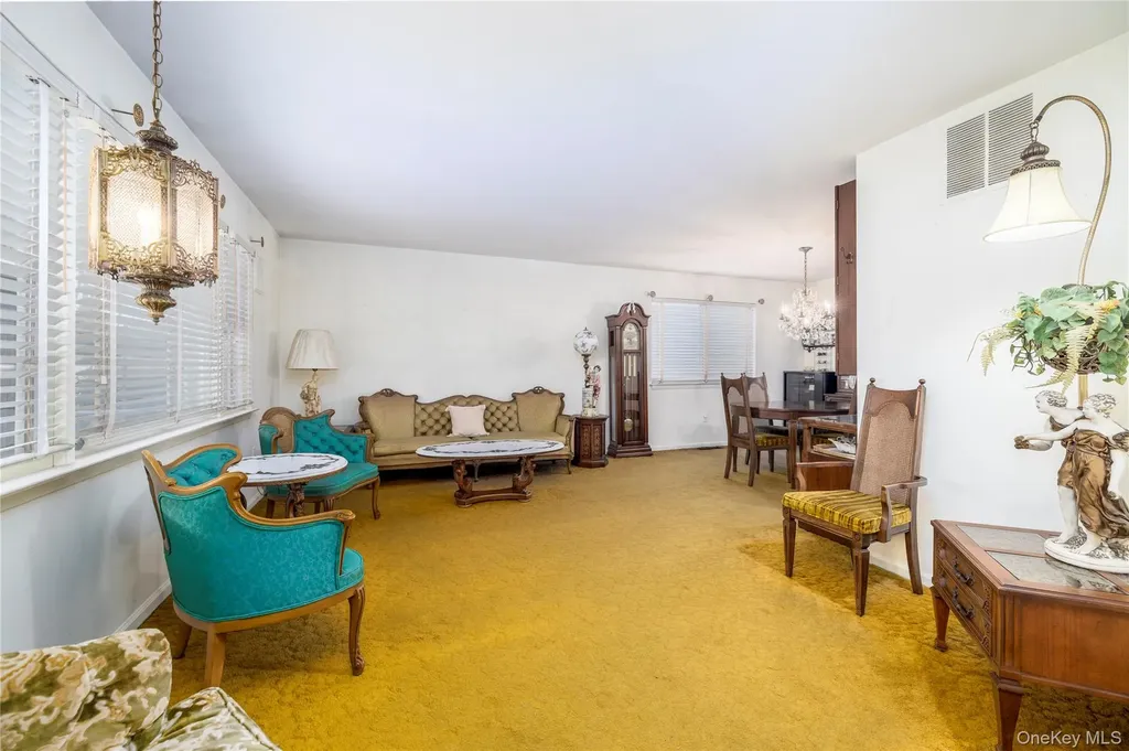 133 S Forest Rockville Centre NY 11570
