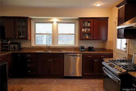 14 Bonnett Avenue Larchmont NY 10538