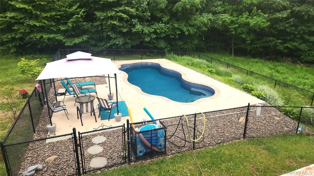 69 Ridge Road Wallkill NY 12589