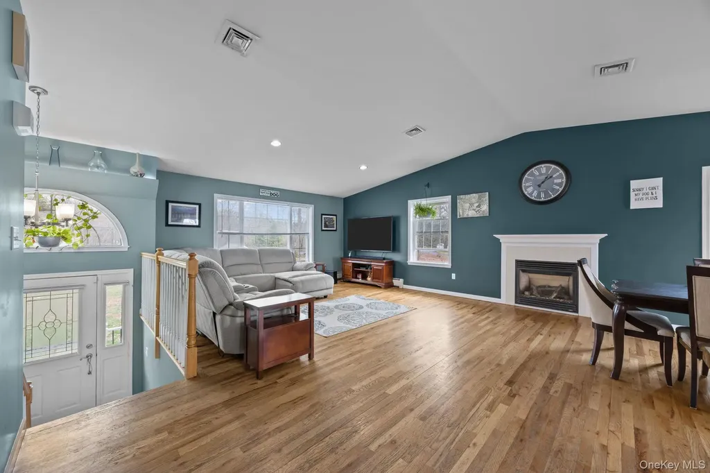69 Ridge Road Wallkill NY 12589