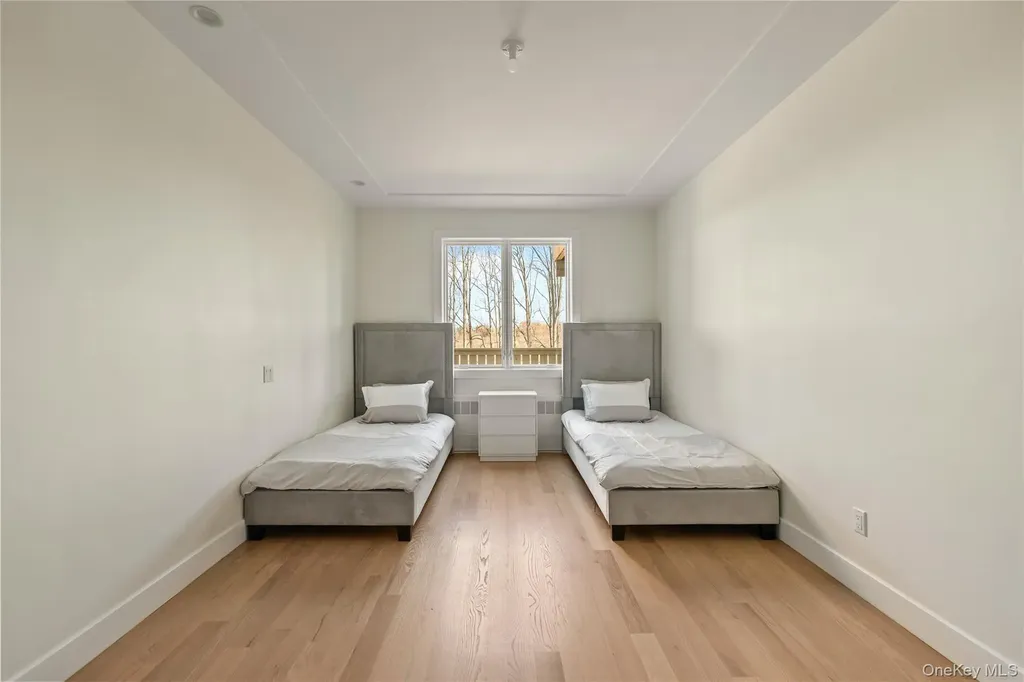 3 Valley Way Spring Valley NY 10977