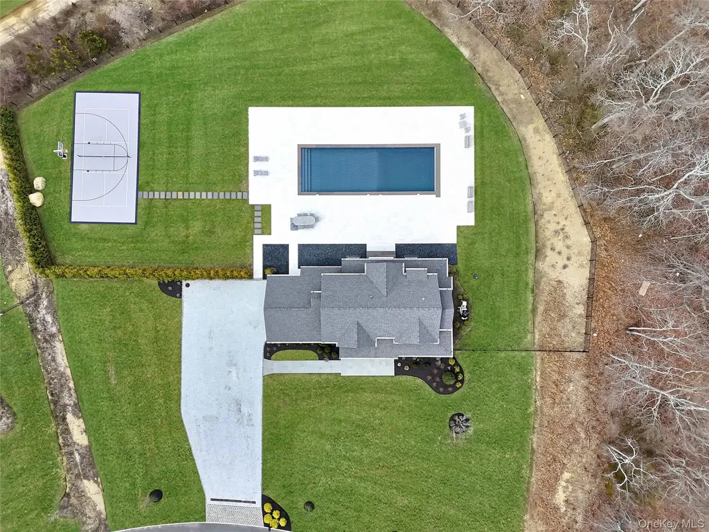 2790 Stanley Road Mattituck NY 11952