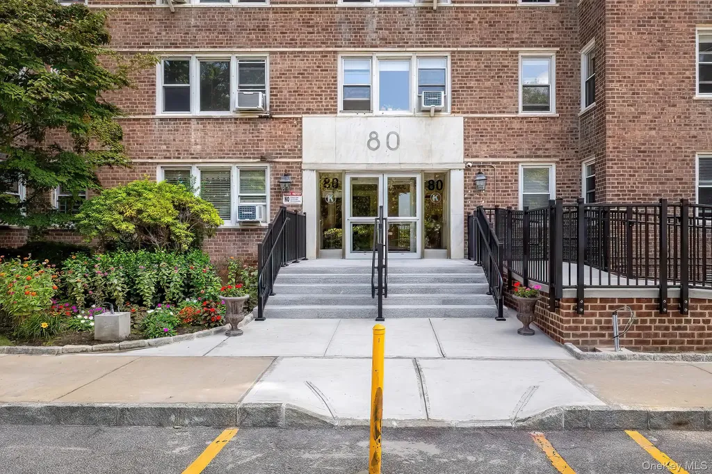 80 Knolls Crescent Bronx NY 10463