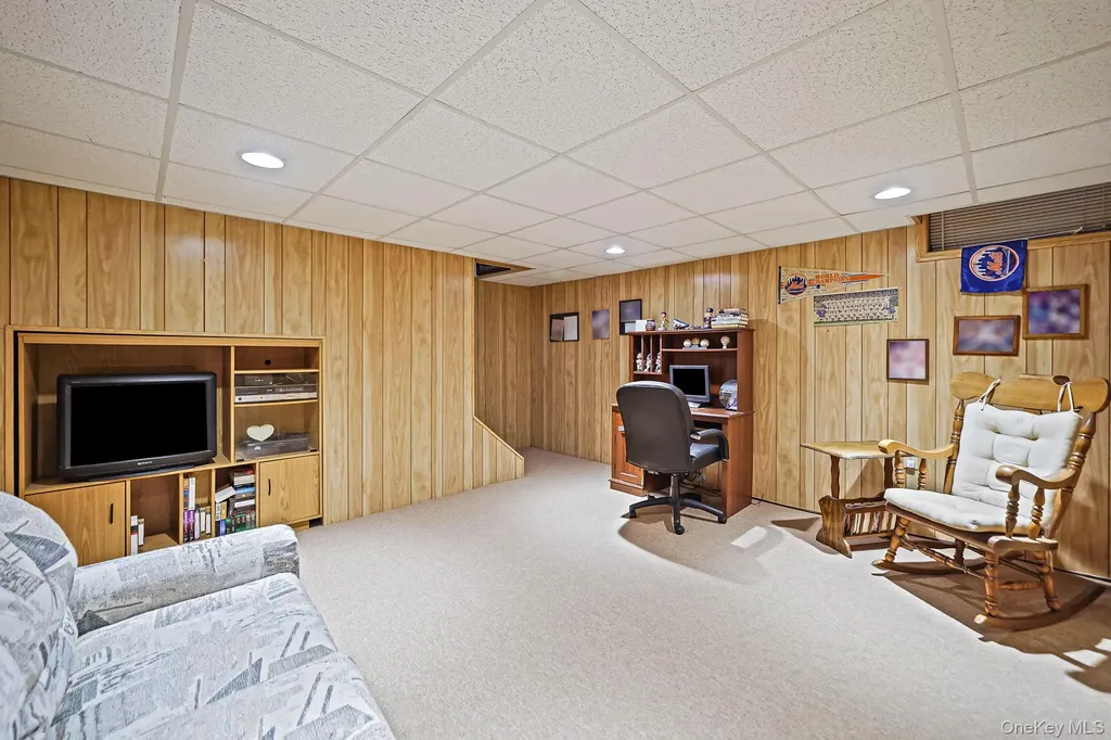 8 Huntington Commons Yaphank NY 11980