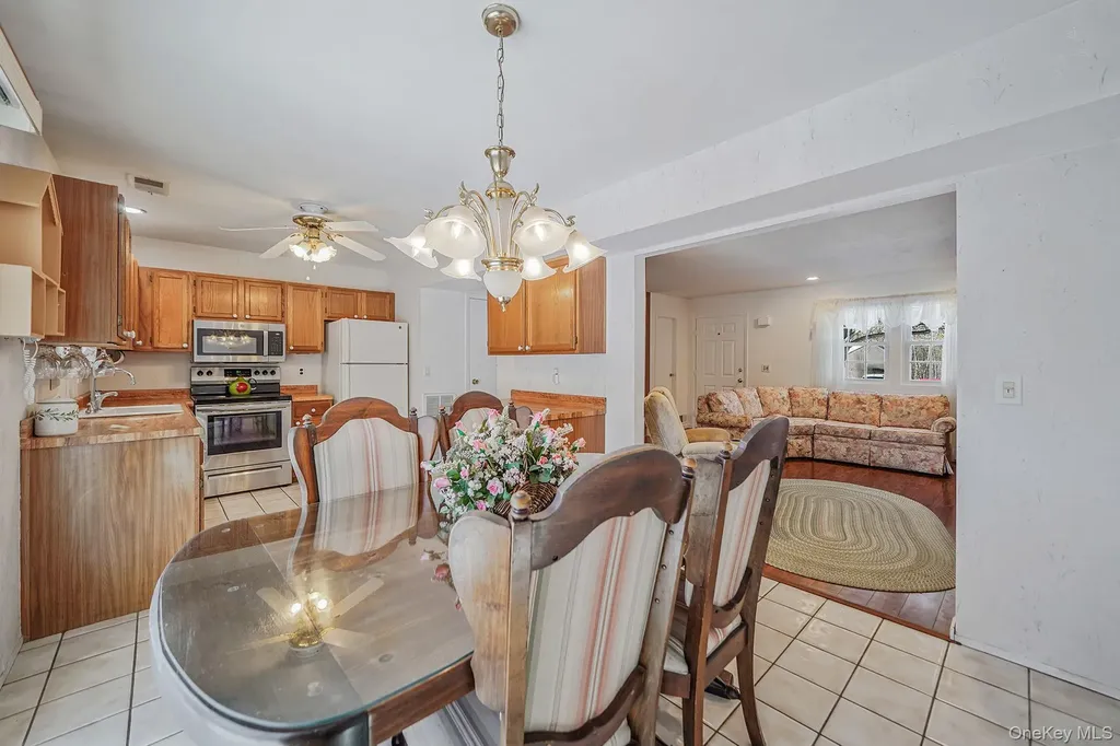 8 Huntington Commons Yaphank NY 11980