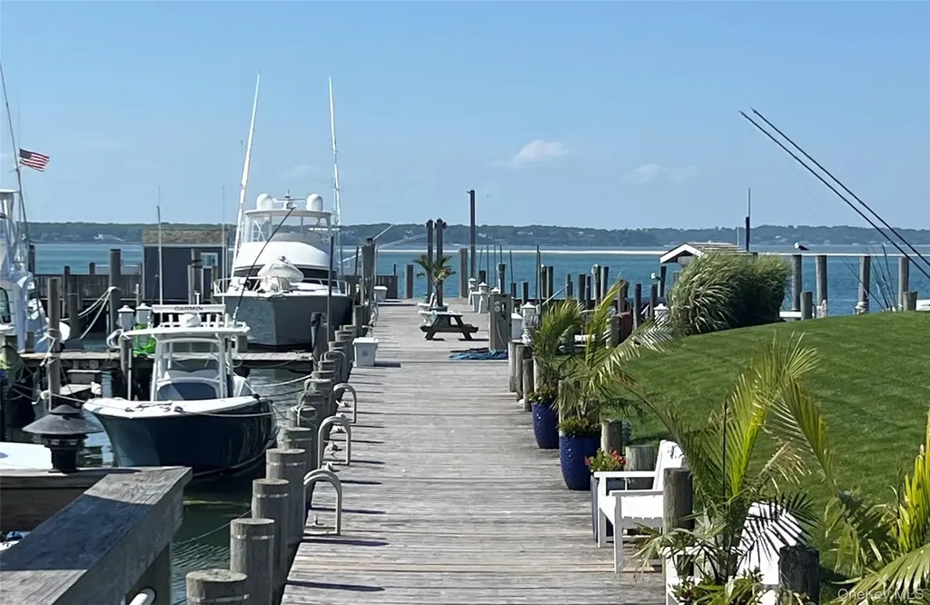 369 Dune Road Hampton Bays NY 11946