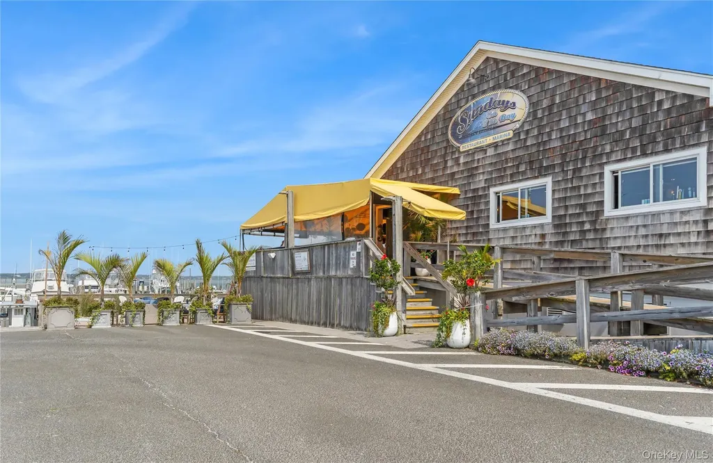 369 Dune Road Hampton Bays NY 11946