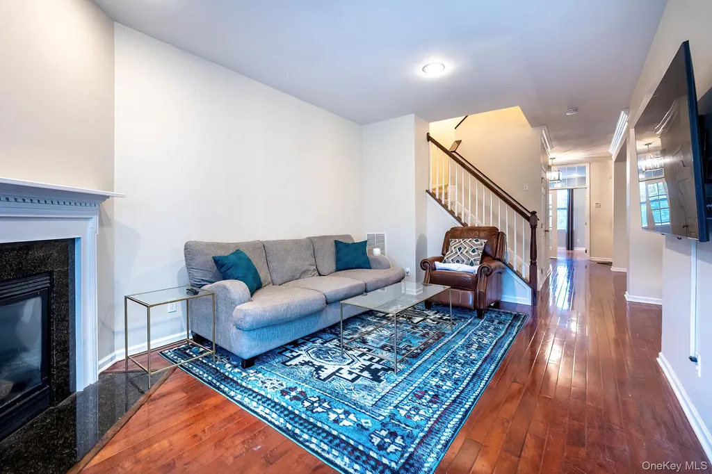 811 Huntington Drive Fishkill NY 12524