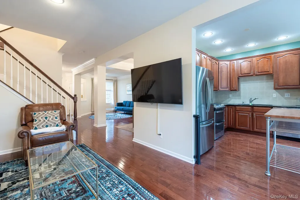 811 Huntington Drive Fishkill NY 12524