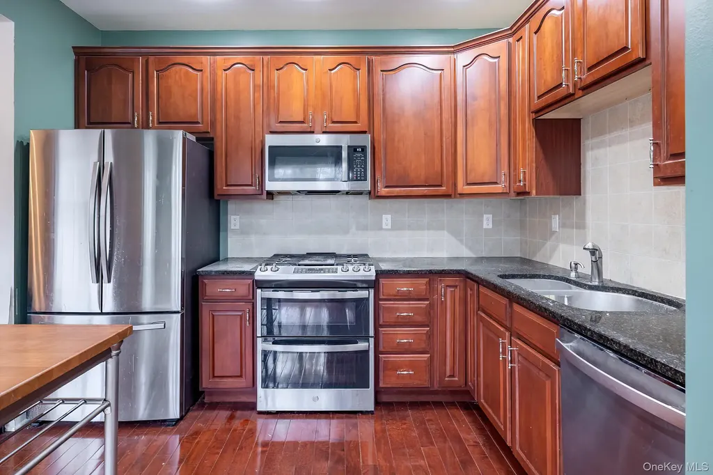 811 Huntington Drive Fishkill NY 12524