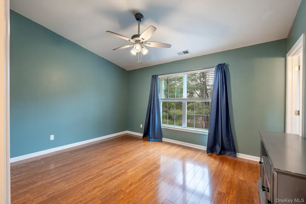 811 Huntington Drive Fishkill NY 12524