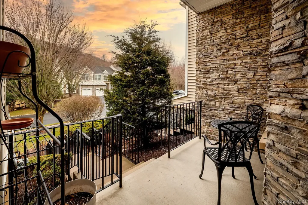 811 Huntington Drive Fishkill NY 12524