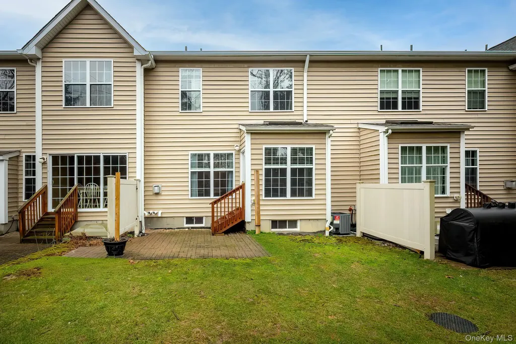811 Huntington Drive Fishkill NY 12524