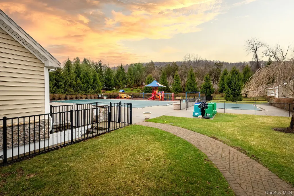 811 Huntington Drive Fishkill NY 12524