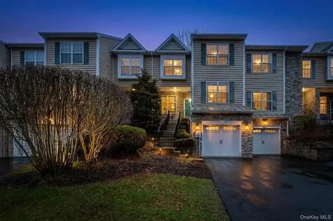 811 Huntington Drive Fishkill NY 12524