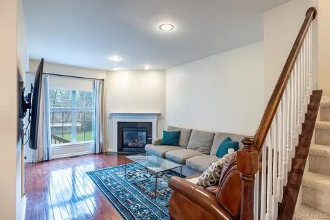 811 Huntington Drive Fishkill NY 12524
