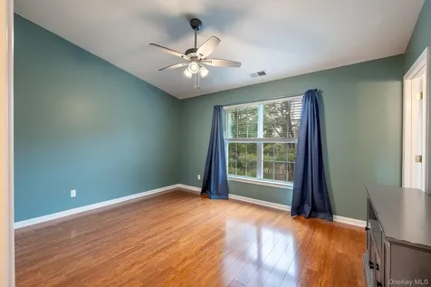 811 Huntington Drive Fishkill NY 12524
