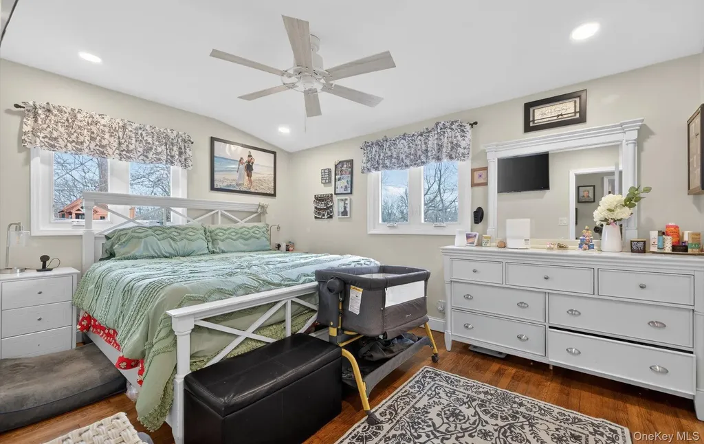 8 Duane Drive Ronkonkoma NY 11779