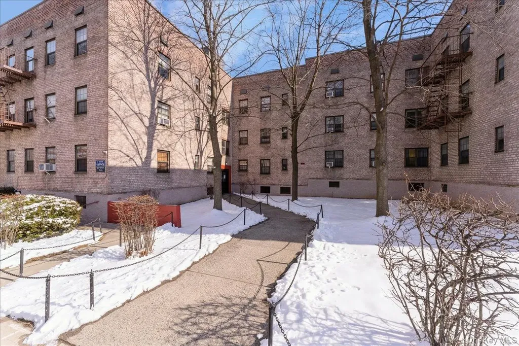 7811 Main Street Flushing NY 11367