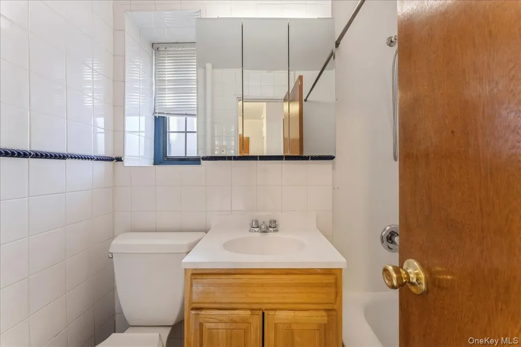 7811 Main Street Flushing NY 11367