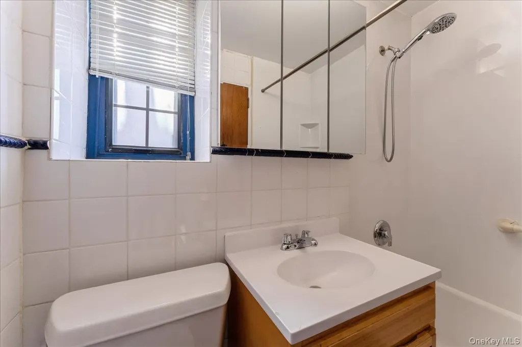 7811 Main Street Flushing NY 11367