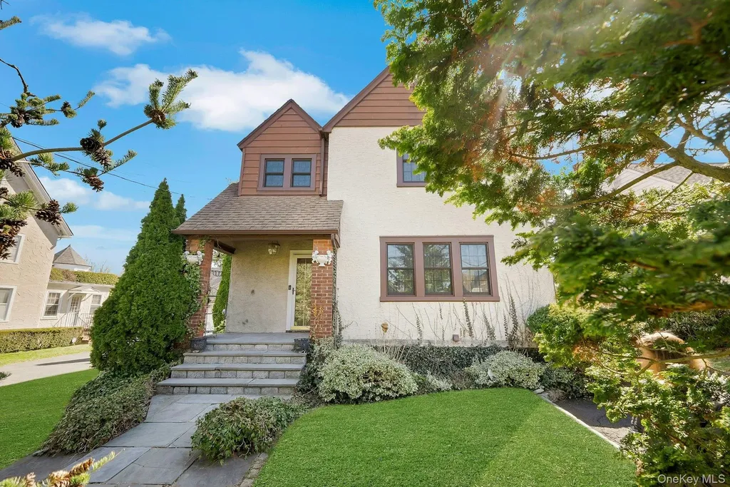 156 Park Drive Eastchester NY 10709