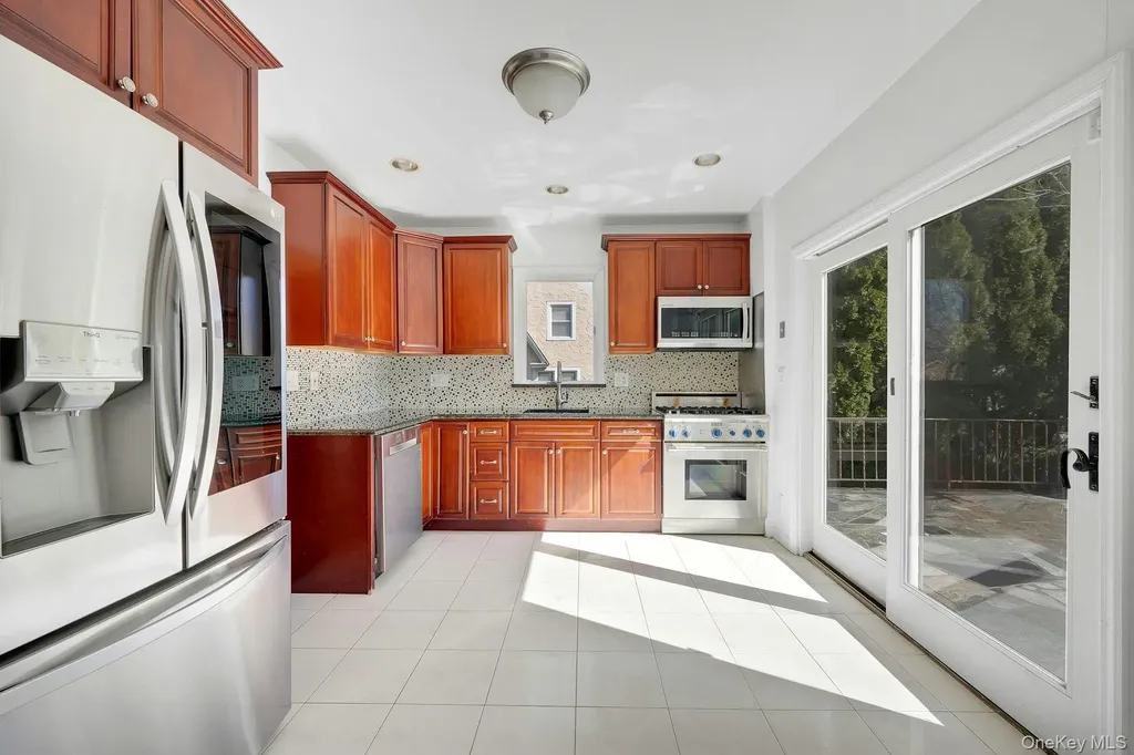 156 Park Drive Eastchester NY 10709