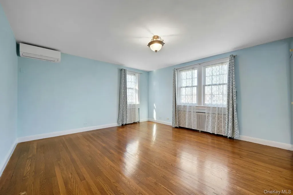 156 Park Drive Eastchester NY 10709