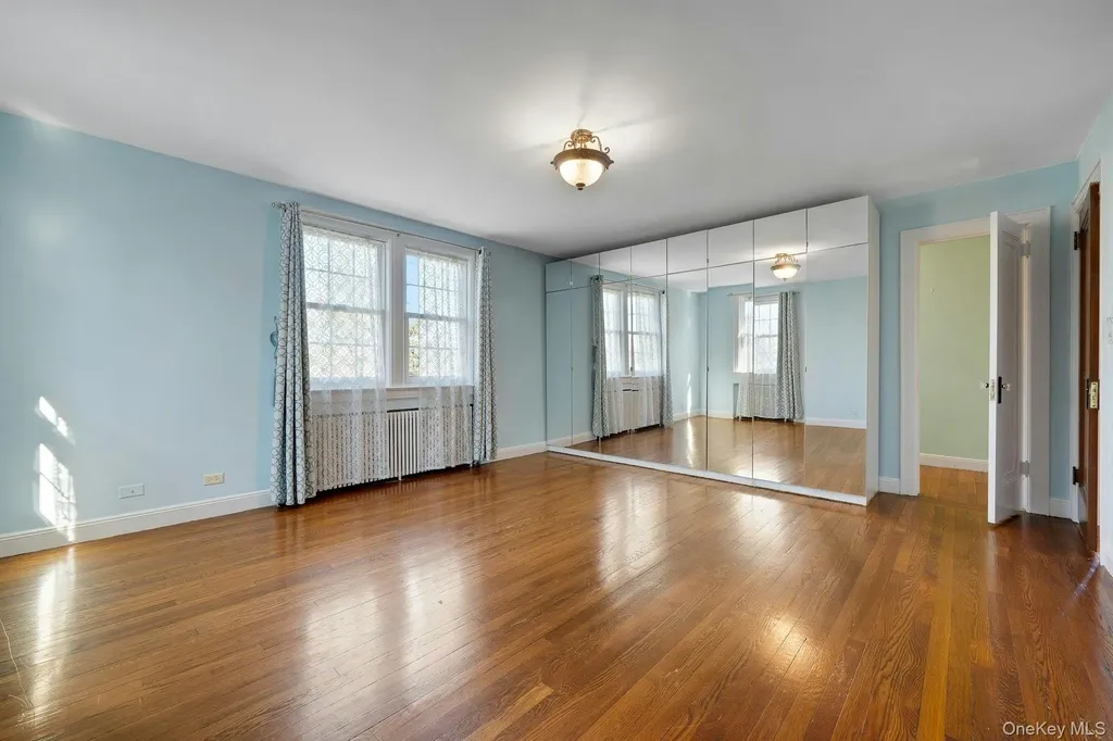156 Park Drive Eastchester NY 10709