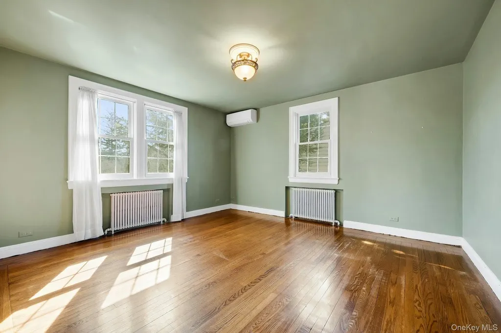 156 Park Drive Eastchester NY 10709
