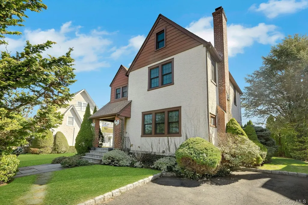 156 Park Drive Eastchester NY 10709