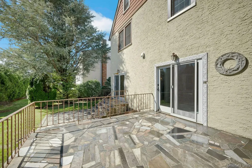 156 Park Drive Eastchester NY 10709