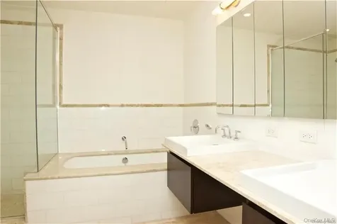 175 Huguenot Street New Rochelle NY 10801