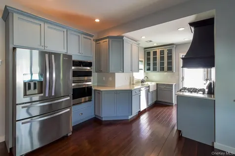 16 Clark Place Mahopac NY 10541
