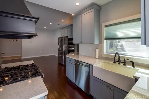 16 Clark Place Mahopac NY 10541