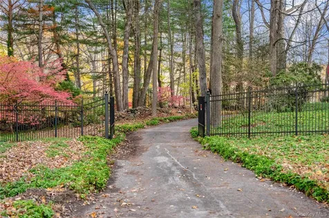 115 Old Roaring Brook Road Mount Kisco NY 10549