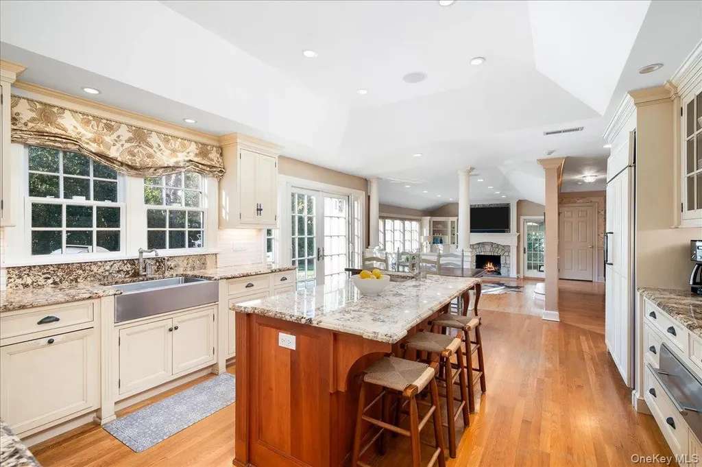 76 Shore Drive Larchmont NY 10538