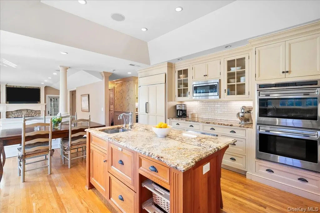 76 Shore Drive Larchmont NY 10538