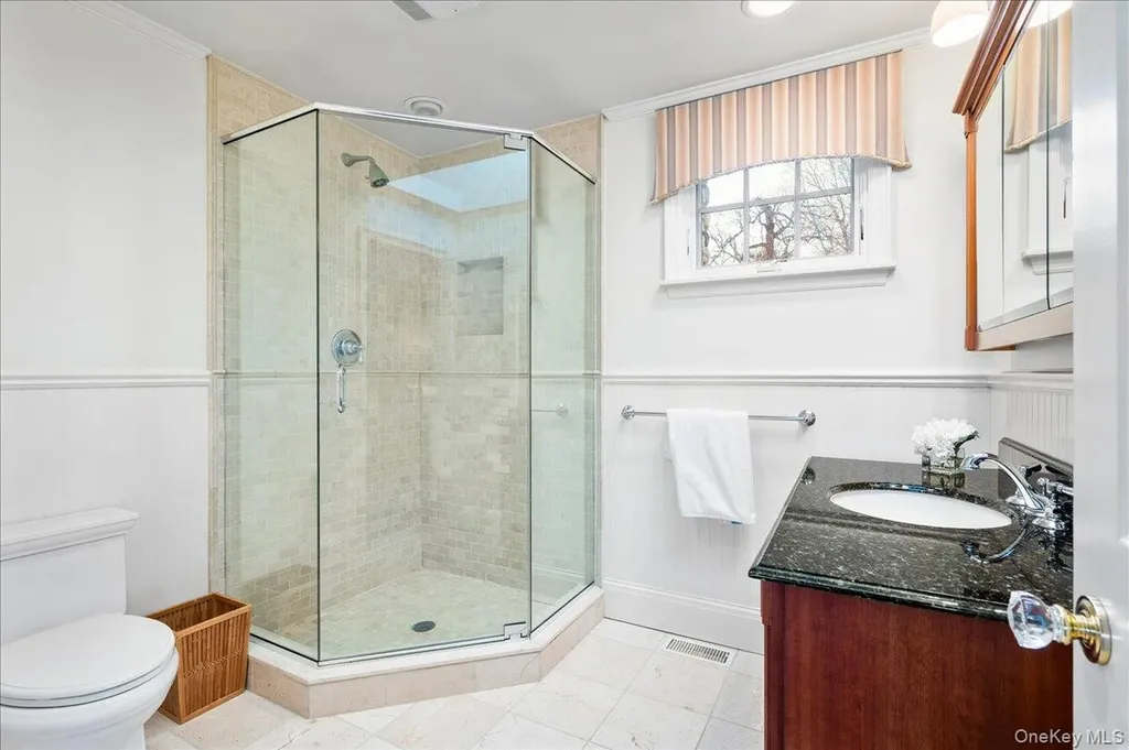 76 Shore Drive Larchmont NY 10538