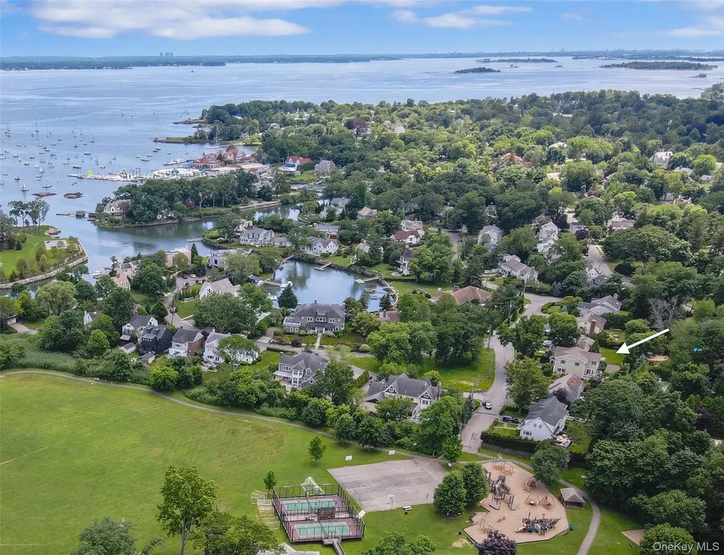 76 Shore Drive Larchmont NY 10538
