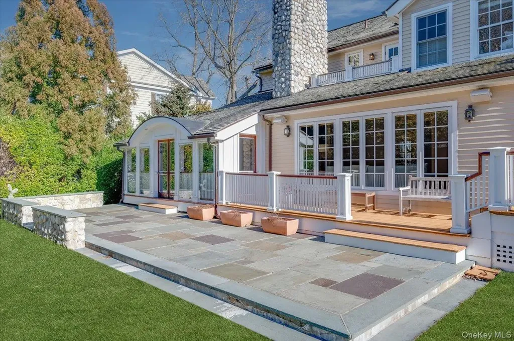 76 Shore Drive Larchmont NY 10538