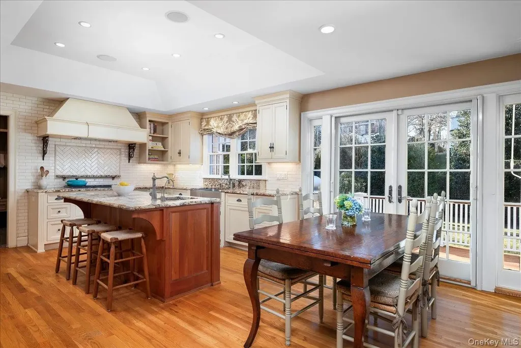 76 Shore Drive Larchmont NY 10538