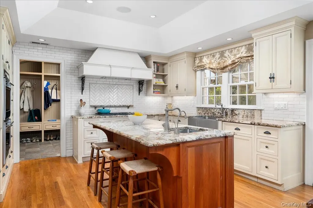 76 Shore Drive Larchmont NY 10538